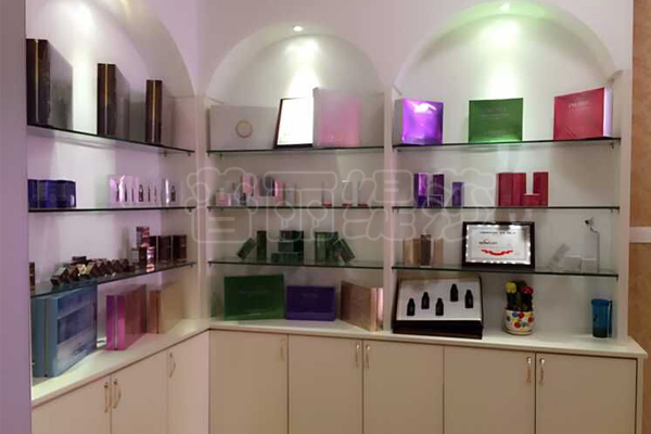 嘿嘿视频黄色欧美风柜