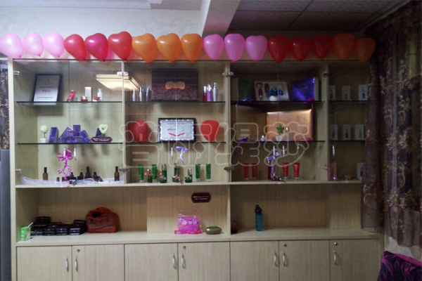 嘿嘿视频黄色欧美风柜