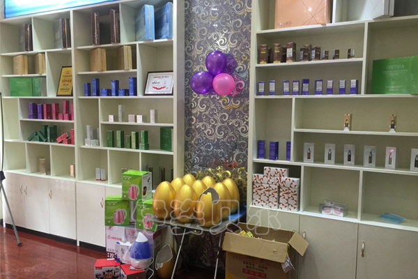 嘿嘿视频黄色欧美风柜