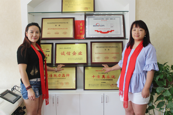 七月武汉赤日炎炎，嘿嘿连载APP商签约步伐热情似火