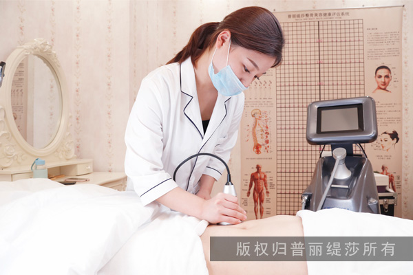 轻松去油，还皮肤清爽洁净