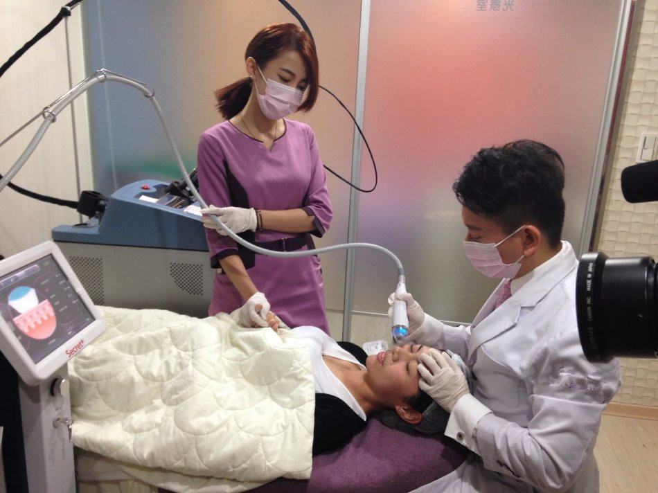 美容院老板，你该如何迎合科技美容浪潮