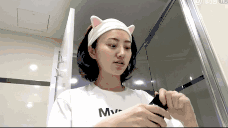 景甜素颜直播洗脸，正确洁面技巧大解析