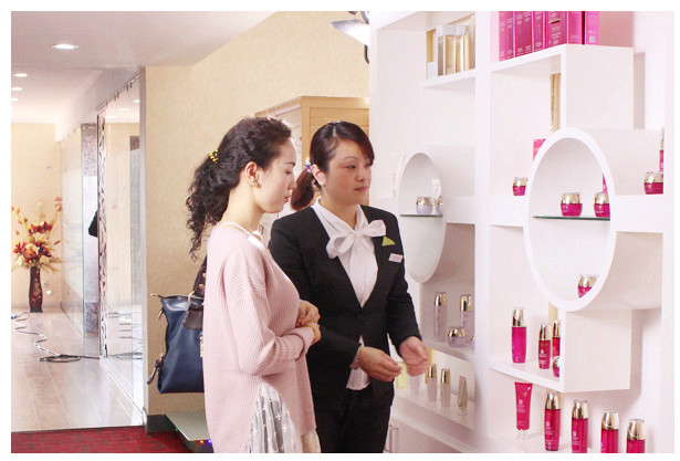 做化妆师很辛苦，想改行干什么好