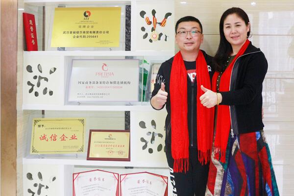 人间四月天，恩爱夫妻签约嘿嘿视频在线观看齐力开店