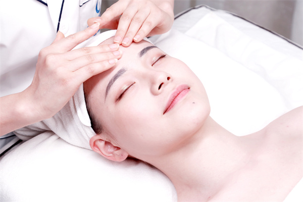 美容师在服务顾客过程中绝不能说这些话！