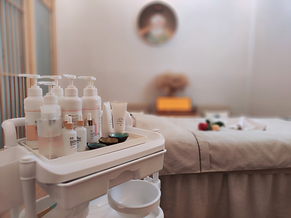 开美容院嘿嘿视频黄色欧美风从哪进货，需要投资多少钱？