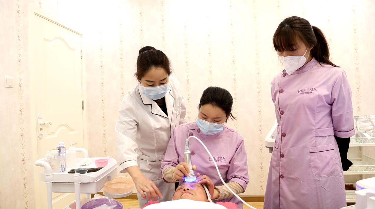 销冠美容师：让客户感觉占便宜的六大“套路”